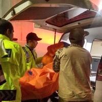 tertimpa-pohon-tumbang-saat-naik-sepeda-motor-sandy-tewas-temannya-luka-berat