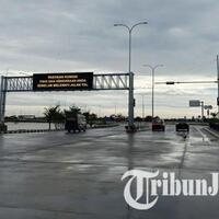 situasi-terkini-banjir-madiun-air-setinggi-75-sentimeter-genangi-600-meter-jalan-tol