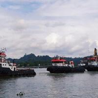 kapal-temas-line-kandas-di-perairan-dangkal-sungai-segah-berau