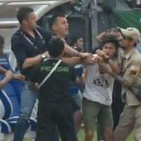 pentolan-bobotoh-sebut-tuntutan-pemecatan-pelatih-persib-sebagai-hal-yang-wajar