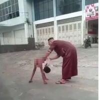 kisah-wanda-yang-berjalan-dengan-bantuan-tangannya-pernah-koma-saat-usia-32-bulan