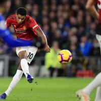 video---sepakan-menukik-marcus-rashford-buat-buffon-lakukan-blunder-fatal