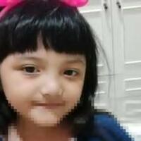 aksi-arsy-hermansyah-saat-dandani-sang-babysitter-jadi-sorotan