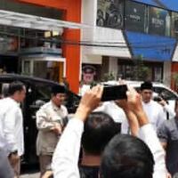 kedatangan-prabowo-di-masjid-raya-kagetkan-warga-bandung