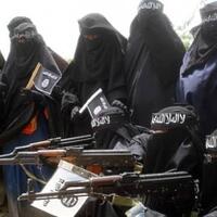 para-wanita-isis-teriak-kafir-pada-orang-lain-di-kamp-pengungsi