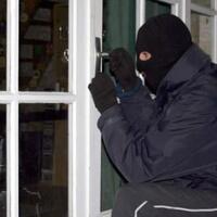 maling-di-rumah-mantan-pelatih-liverpool-malah-selfie-sebelum-beraksi