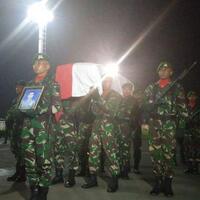 gugur-di-nduga-jenazah-serda-mirwariyadi-dipulangkan-ke-kampung-halamannya-di-bima