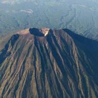 gunung-agung-erupsi-lagi-dinihari-tadi