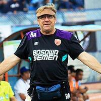 dirumorkan-ke-persib-bandung-begini-robert-rene-albert-menanggapi