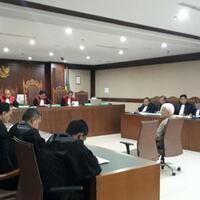 dua-petinggi-koni-didakwa-beri-suap-berupa-uang-dan-mobil-kepada-pejabat-kemenpora