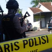 breaking-news-kades-tobotani-ntt-jadi-tersangka-korupsi-polisi-geledah-rumah