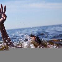 mancing-ikan-dari-atas-kapal-meratus-pria-asal-reo-manggarai-ini-jatuh-dan-tewas