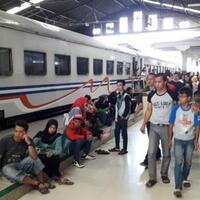 tiket-kereta-api-reguler-h-7-mudik-lebaran-sudah-habis-terjual
