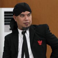 polisi-bubarkan-konser-solidaritas-untuk-ahmad-dhani