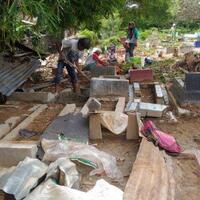 mayat-di-kuburan-hanyut-kena-banjir-terseret-15-meter-di-bandar-lampung