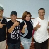 mega-makcik-gandeng-pencipta-lagu-dangdut-ternama-h-ukat-s