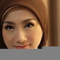 tanggapan-desy-ratnasari-soal-pernikahan-irwan-mussry-dan-maia-estianty