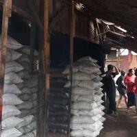 rekonstruksi-pembunuhan-pria-dibungkus-karung-di-bekasi-memancing-perhatian-warga