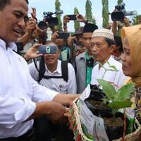 mentan-amran-dorong-hilirisasi-industri-kakao-dan-kopi-di-luwu-dan-toraja