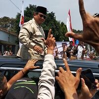 bpn-jelaskan-video-prabowo--dorong-kerumunan-orang--itu-salaman