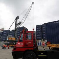 ekonom-core-jokowi-perlu-hitung-ulang-rencana-bentuk-2-kementerian-baru