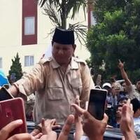 janji-prabowo-perbaiki-gaji-tni-polri-tenaga-kesehatan-hingga-guru-honorer