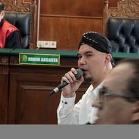 ketika-ahmad-dhani-minta-belas-kasihan-hakim