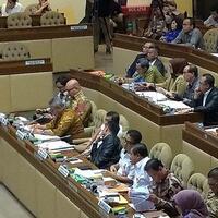 rapat-dengan-komisi-ii-kpu-bawaslu-hingga-kemendagri-dicecar-soal-ktp-el-wna