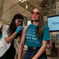 realisasikan-keinginan-4-tahun-lalu-cinta-laura-suntik-hpv-di-depan-umum