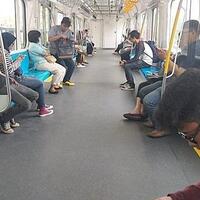 mrt-sediakan-satu-kabin-kereta-khusus-penumpang-wanita-di-jam-jam-sibuk