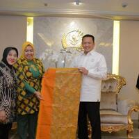 bamsoet-penetapan-hari-tenun-nasioal-dipersembahkan-presiden-untuk-bangsa-indonesia
