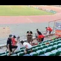 media-asing-turut-wartakan-aksi-the-jakmania-bersih-bersih-sampah-di-stadion-myanmar