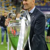 menguak-alasan-real-madrid-memulangkan-zinedine-zidane-ke-santiago-bernabeu