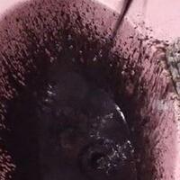 air-keran-mereka-berubah-jadi-hitam-warga-venezuela-kaget