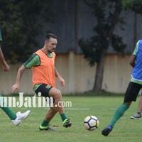 djadjang-nurdjaman-puas-dengan-penampilan-tiga-pemain-asing-persebaya-surabaya