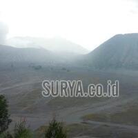 dua-hari-terakhir-gunung-bromo-semburkan-abu-vulkanik-siapkan-masker