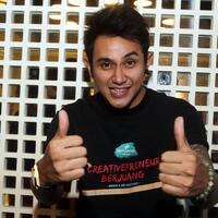 nikita-mirzani-ajak-vicky-nitinegoro-saat-proses-persalinan