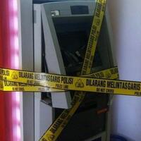 polisi-ciduk-empat-pelaku-ganjal-mesin-atm-yang-beraksi-di-jakarta-selatan