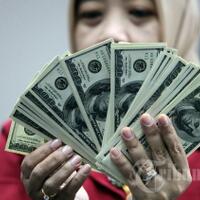 selepas-jeda-rupiah-melemah-tipis-rp-14278-per-dolar-as