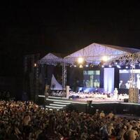 puluhan-ribu-orang-hadiri-haul-mochamad-thohir