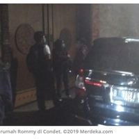 datangi-rumah-romahurmuziy-petugas-kpk-teriak--kalau-tak-dibukakan-kami-segel