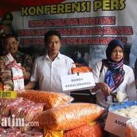 industri-makanan-ringan-mengandung-tawas-dan-bumbu-kedaluwarsa-di-sidoarjo-digerebek
