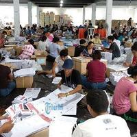 bantu-melipat-surat-suara-ni-luh-putu-ritayani-bisa-kantongi-rp-150-ribu-sehari