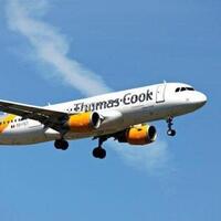 turis-asal-inggris-diancam-diturunkan-dari-pesawat-karena-berpakaian-terlalu-terbuka