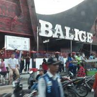 kunker-jokowi-sambangi-pasar-balige-hingga-bagikan-kartu-indonesia-pintar