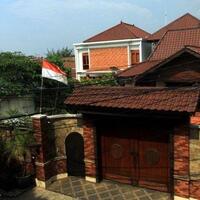 warga-penasaran-lihat-rumah-romahurmuziy-didatangi-petugas-kpk