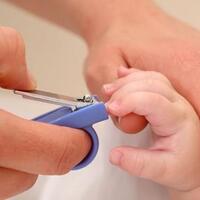 tips-potong-kuku-bayi