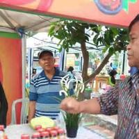 beri-dukungan-ke-umkm-rusdi-mastura-mantan-wali-kota-palu-kunjungi-gerai-usaha-kecil