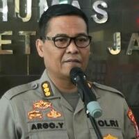pria-pelaku-skimming-atm-bca-menyamar-pakai-hijab