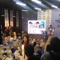 emak---emak-penuhi-nobar-debat-cawapres-di-posko-pemenangan-prabowo---sandiaga-uno